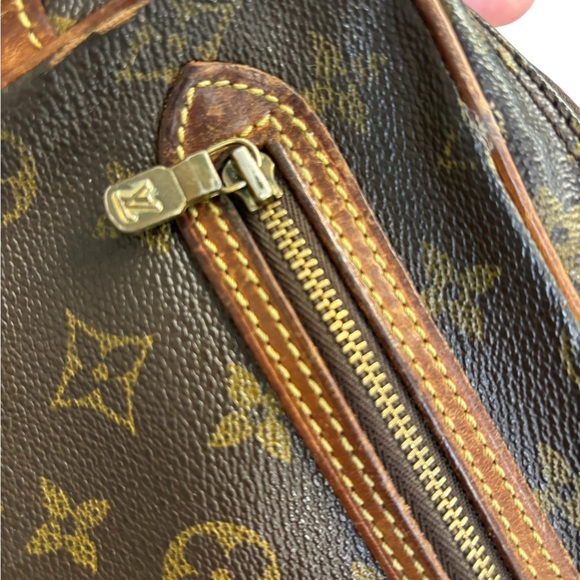 Louis Vuitton Wristlet. 💯 authentic. - Picture 9 of 15